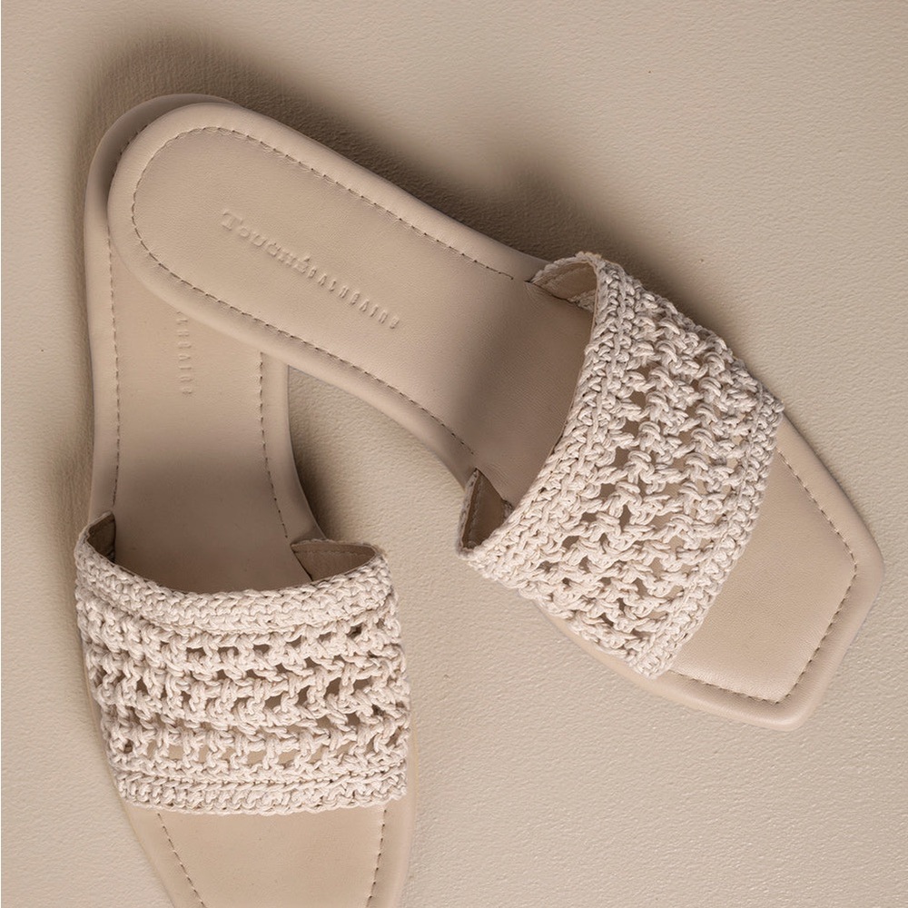 Elegant Cream Crochet Sandals- touché Colombia (sold out)